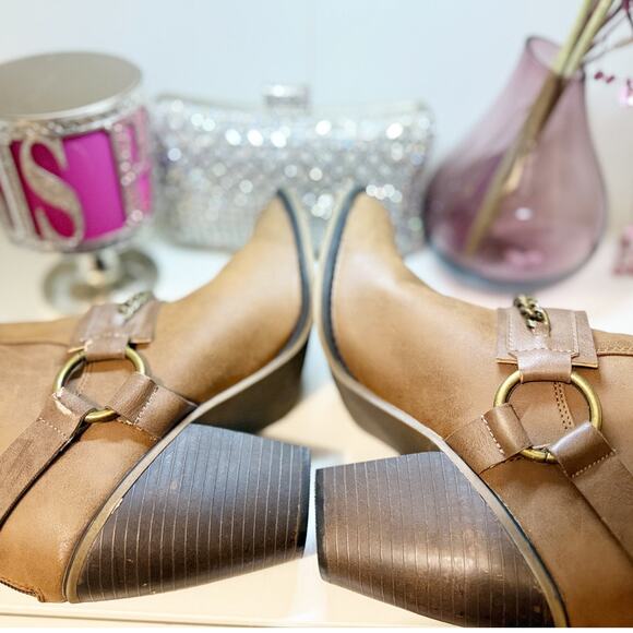 Candies Cognac Brown Harness Buckle Ankle Boots Block Heel Size 9 Boho Chic - Picture 6 of 9